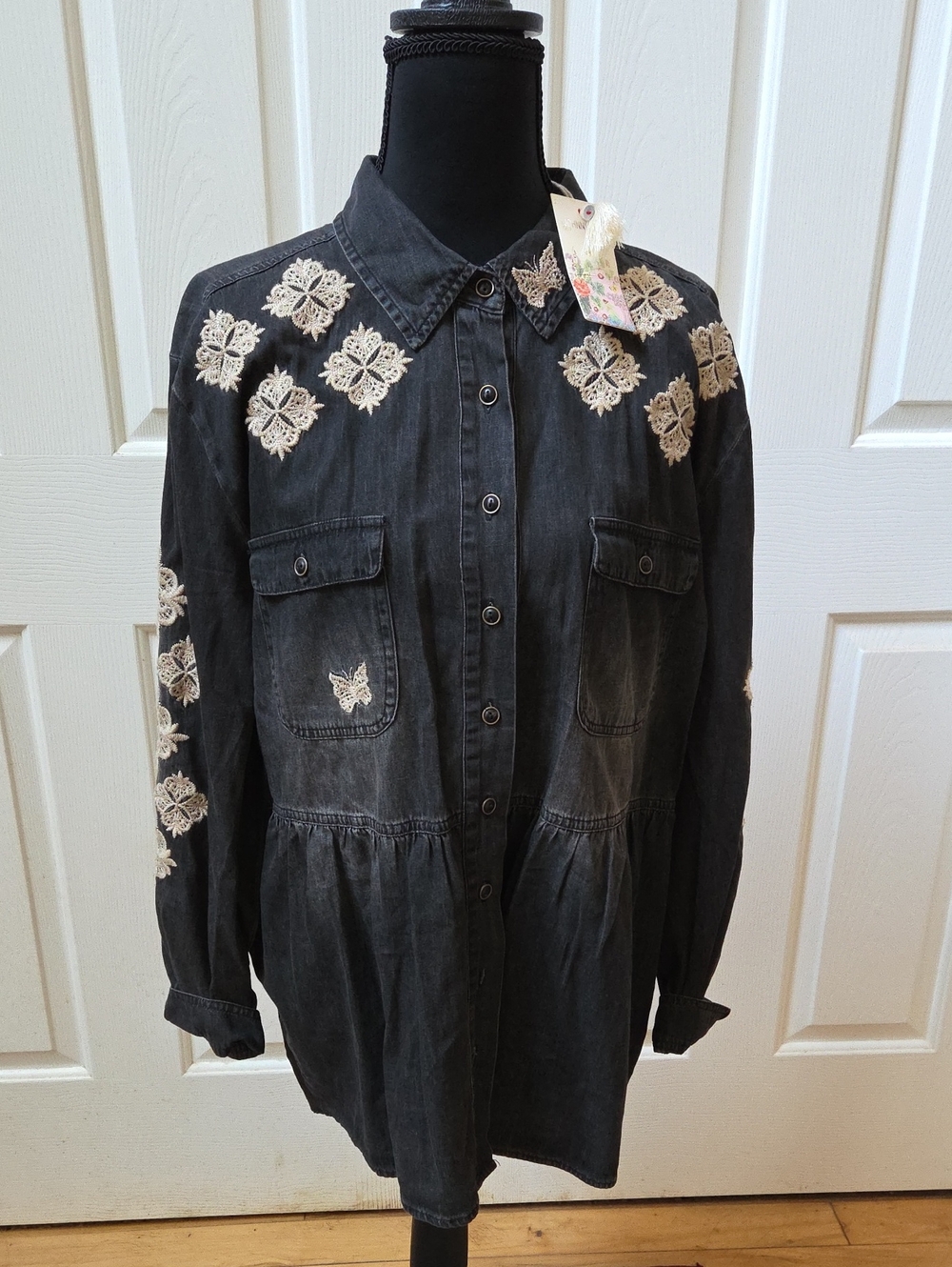 Johnny Was Nichelle Button Down Shirt. L